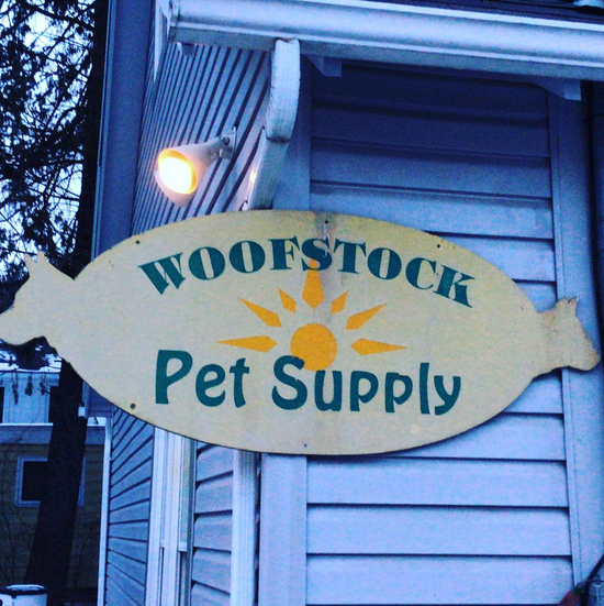 Pet store in Woodstock, NY, that sells Catskill Meowtains catnip, called Woofstock